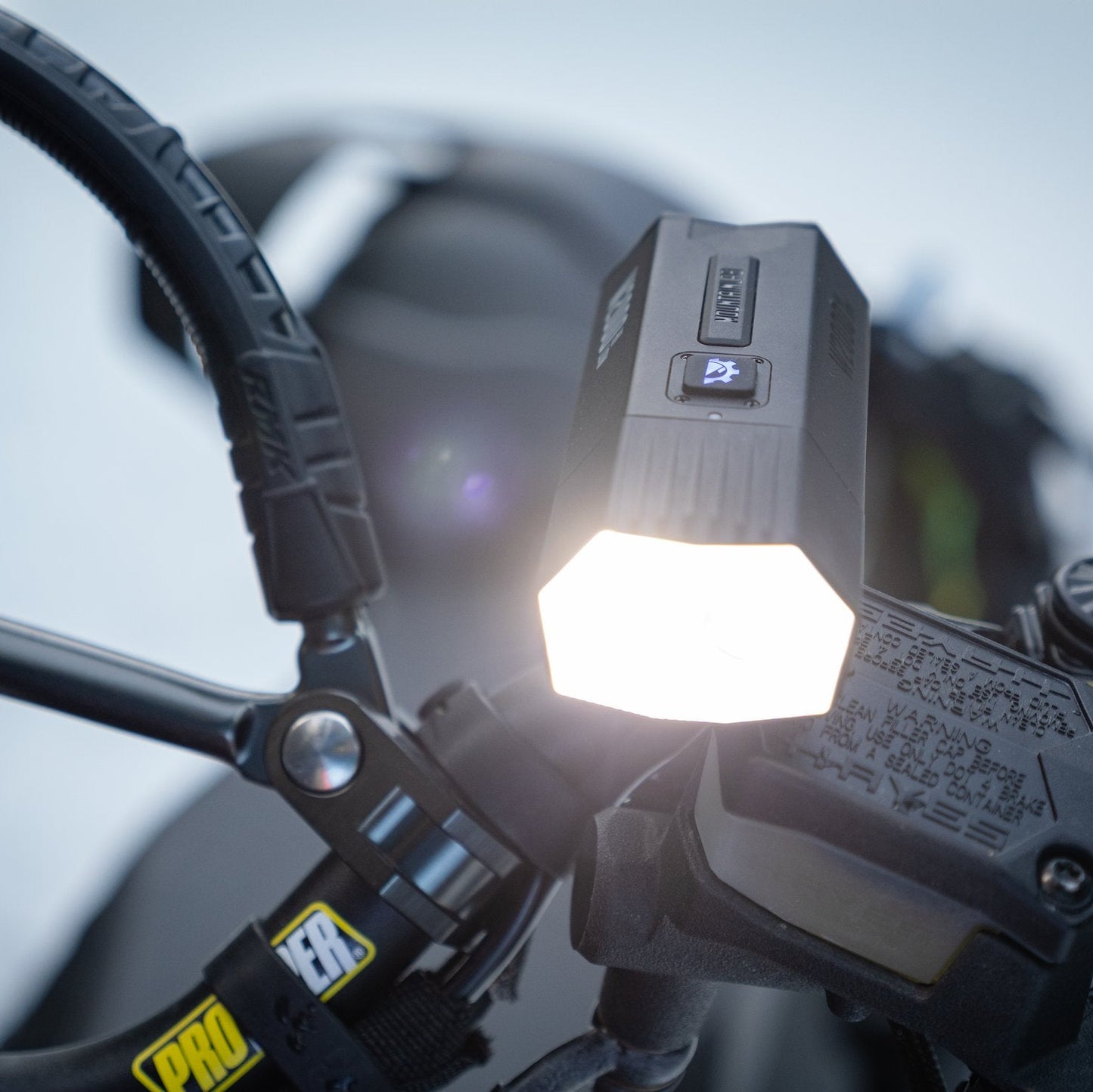 W2000 Flashlight Kit