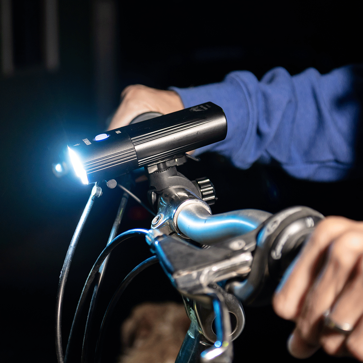 X2000 Flashlight Kit - 2000 Lumen Beam | Remote, IPX6 – Mountain X2000 Flashlight Kit - 2000 Lumen Beam | Remote, IPX6 – Mountain
